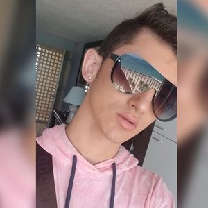 Meet your Posher, Patrick